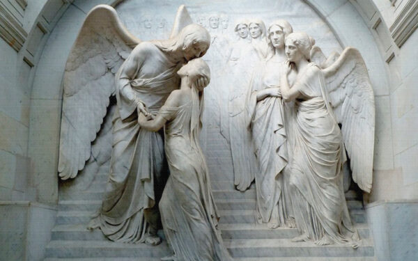 Statue of a man kissing a woman Statue of a man kissing a woman