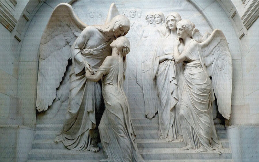 Statue of a man kissing a woman Statue of a man kissing a woman