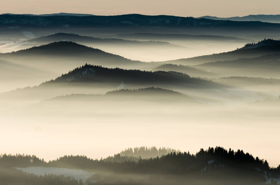 Landscape of mountains with fog u31554p 900x596 - Landscape of mountains with fog - tegory