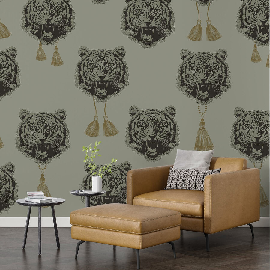 Pattern of tiger heads with tassels