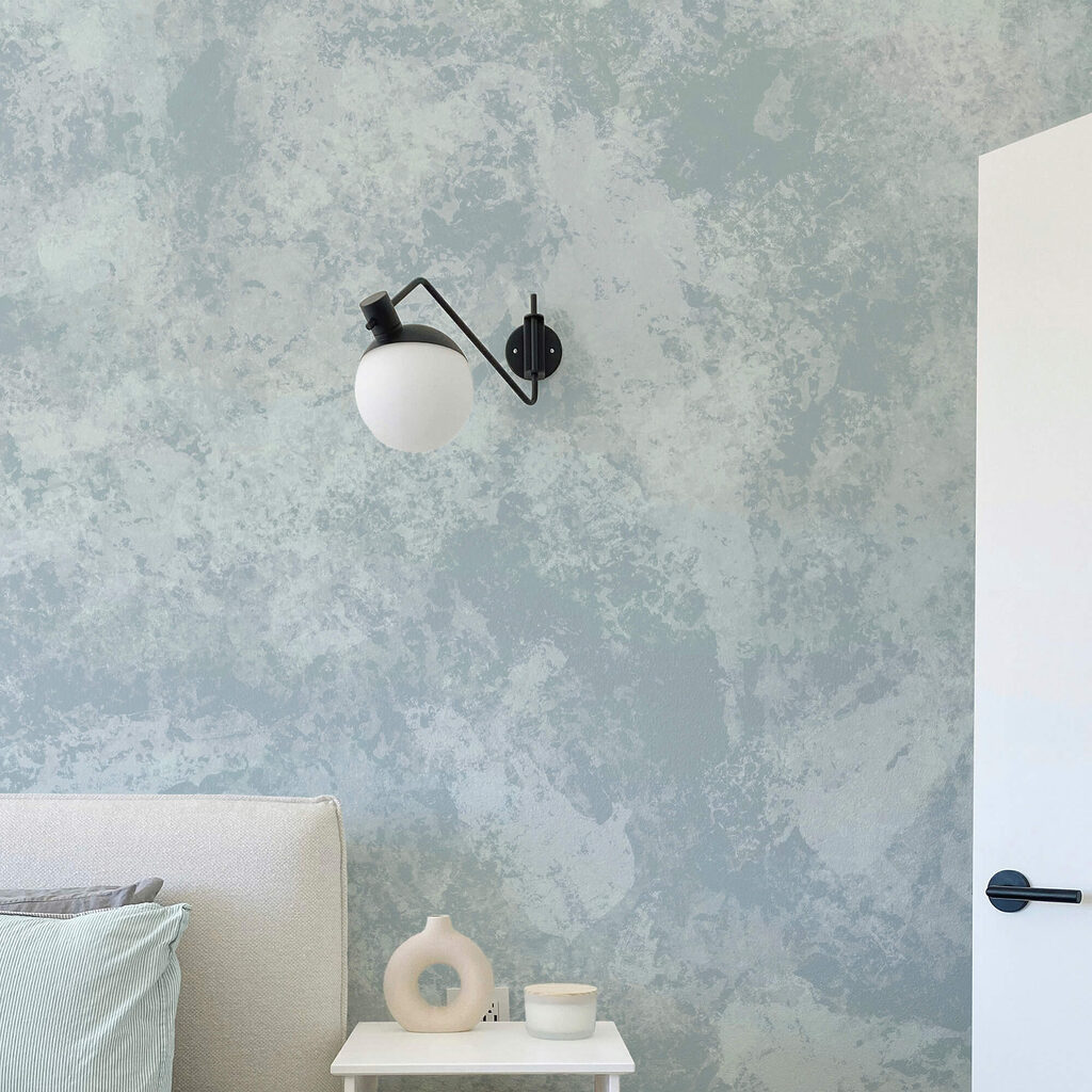 Soft and soothing blue tones blend Soft and soothing blue tones blend