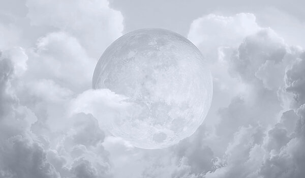 Full moon in the clouds