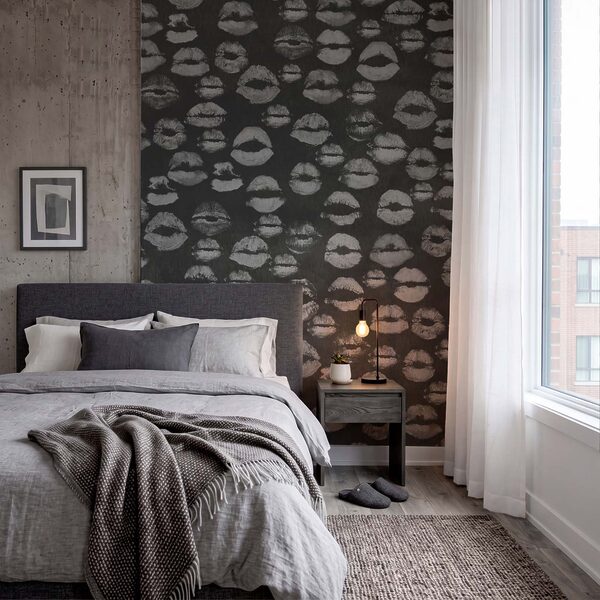 Wall mural Black and white background with lipstick prints (SKU: t01086) Wall mural Black and white background with lipstick prints (SKU: t01086)